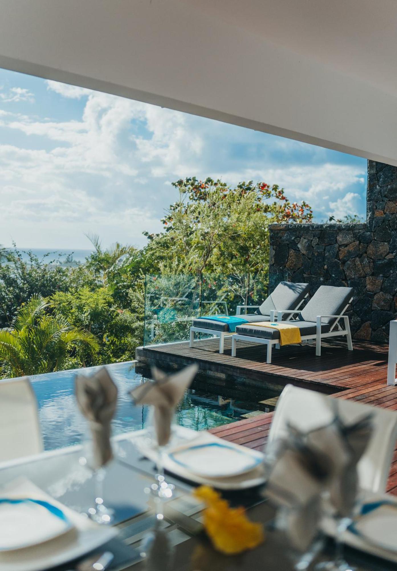 Appartement De Luxe Piscine Et Vue Mer Rivière Noire Exterior foto